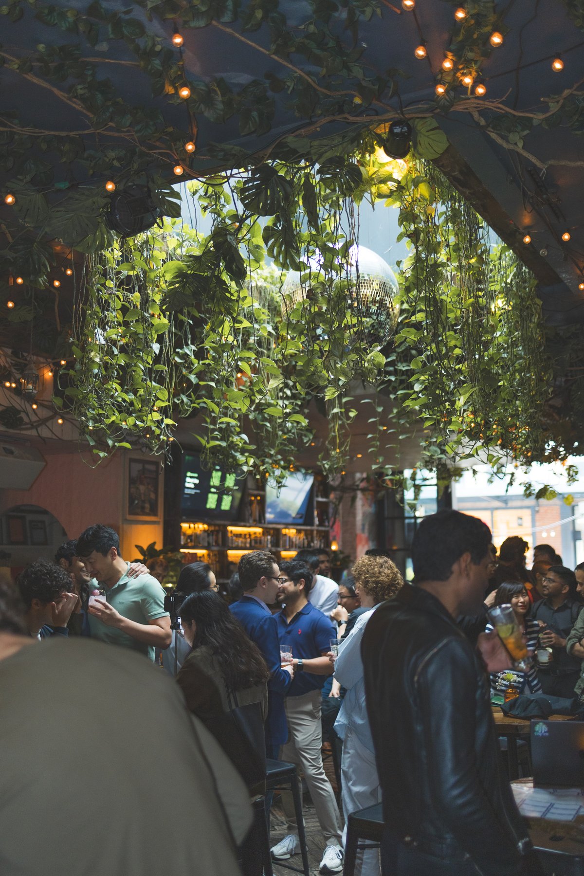 Crowd networking